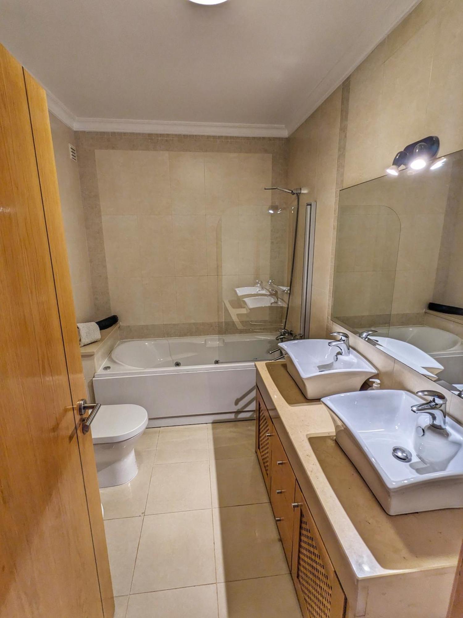 Farm Village- Townhouse 2 Mins From Old Town Albufeira Exteriör bild